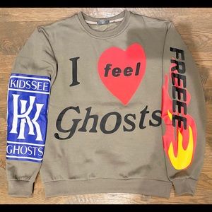 Cool graphic sweatshirt with writing!